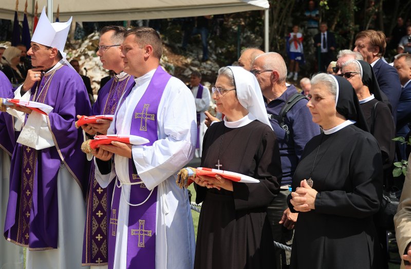 Ukop 814 žrtava Drugog svjetskog rata i poslijeratnog razdoblja ekshumiranih iz masovne grobnice jama Jazovka