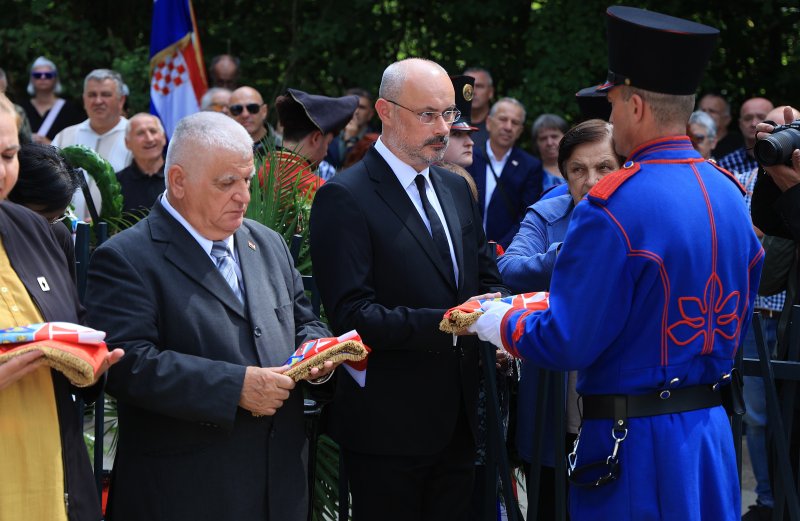 Ukop 814 žrtava Drugog svjetskog rata i poslijeratnog razdoblja ekshumiranih iz masovne grobnice jama Jazovka