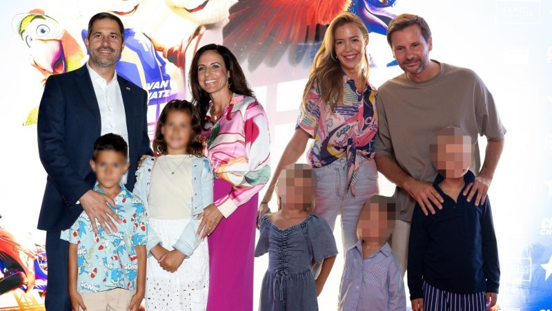 Tonči i Tracey Allison Glavina i Milica i Ivan Todorić s djecom