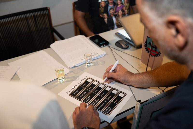 Održan kviz o 'Kumovima' u Sinju