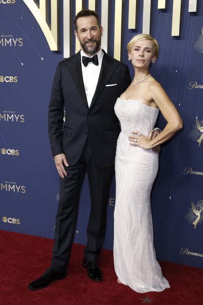 Noah Wyle i Sara Wells