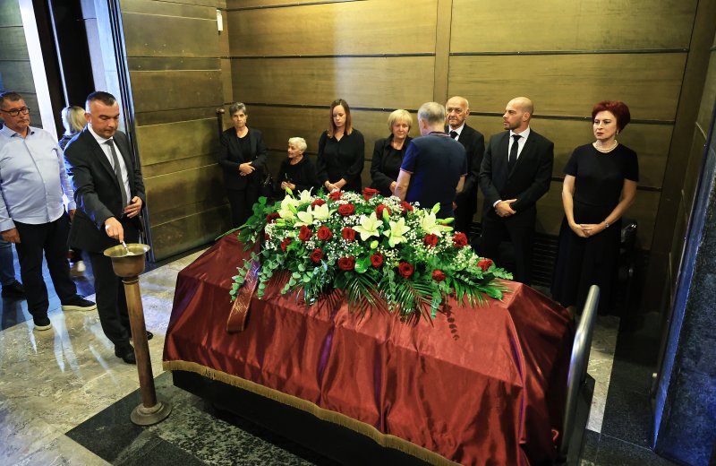 Posljedni ispraćaj novinara Roberta Valdeca