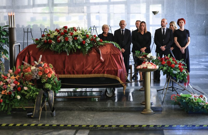 Posljedni ispraćaj novinara Roberta Valdeca