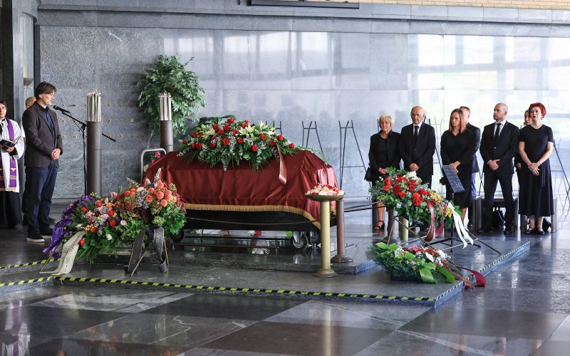 Posljedni ispraćaj novinara Roberta Valdeca