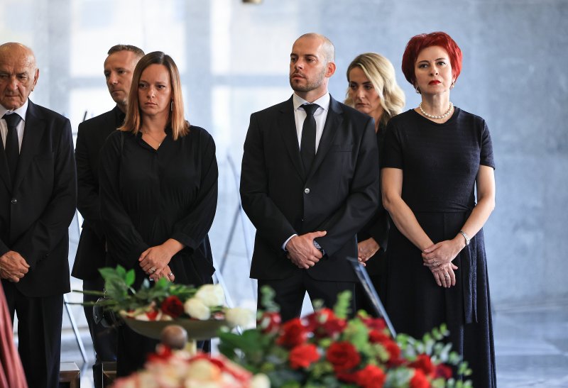 Posljedni ispraćaj novinara Roberta Valdeca