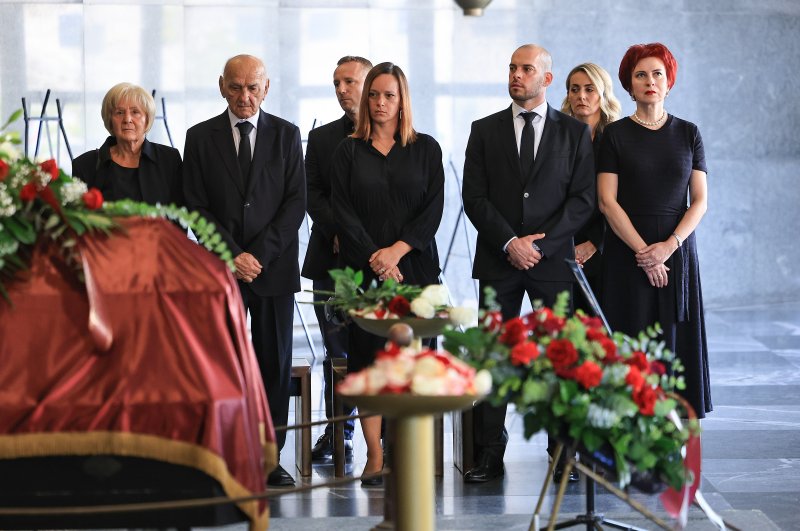 Posljedni ispraćaj novinara Roberta Valdeca