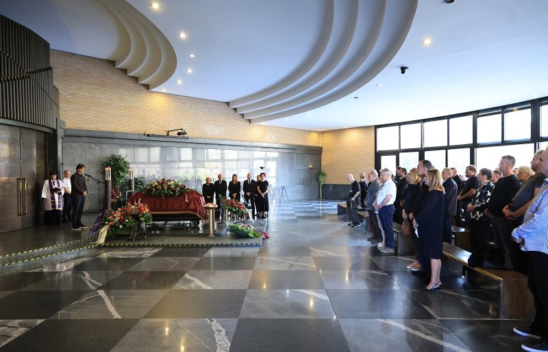 Posljedni ispraćaj novinara Roberta Valdeca