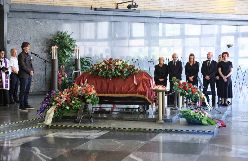 Posljedni ispraćaj novinara Roberta Valdeca