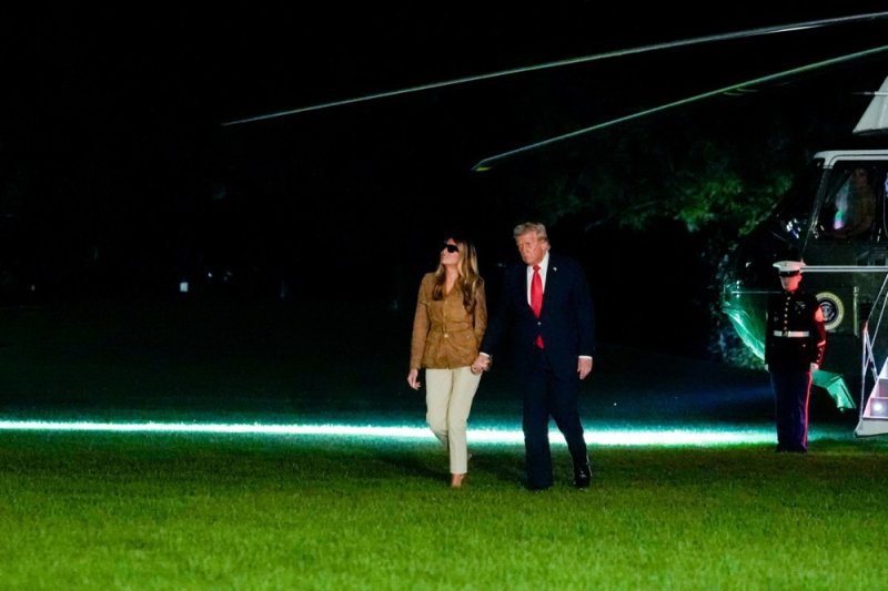 Donald i Melania Trump se vraćaju u Ameriku