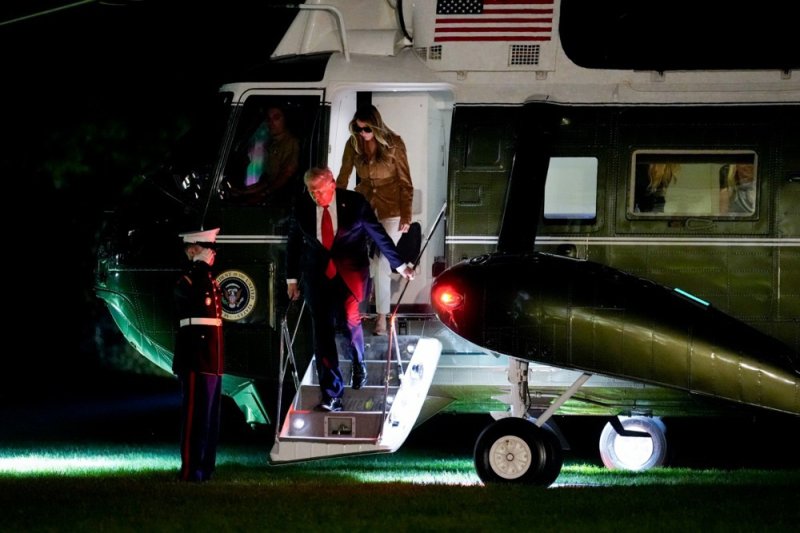 Donald i Melania Trump se vraćaju u Ameriku