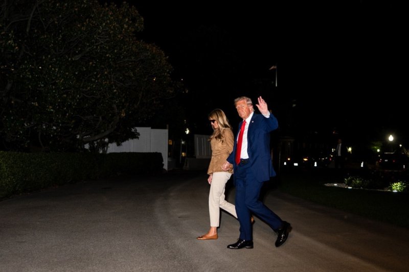 Donald i Melania Trump se vraćaju u Ameriku