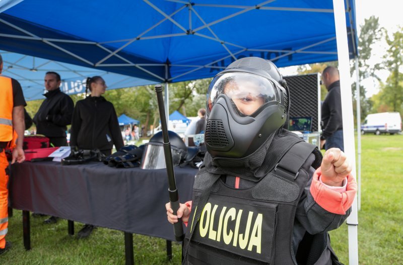 Na zagrebačkom Bundeku obilježen Dan policije uz prezentaciju brojne opreme