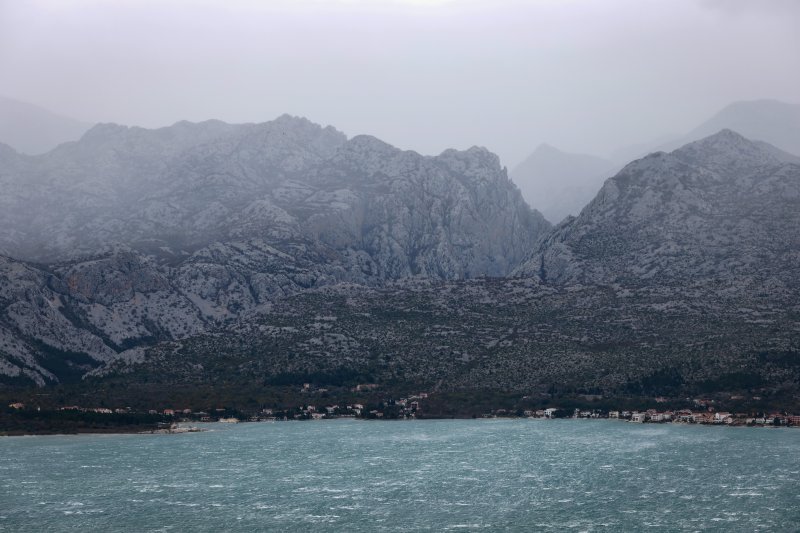 Vinjerac: Pogled na Velebit