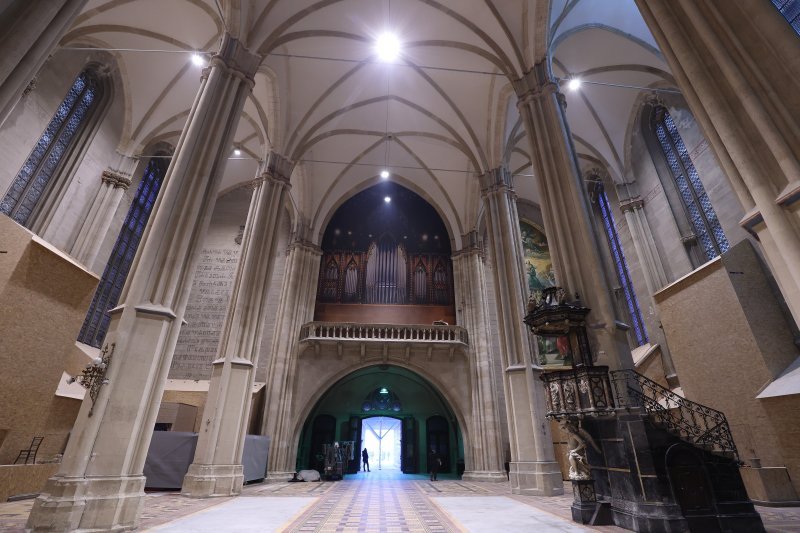 Obnovljena unutrašnjost Zagrebačke katedrale