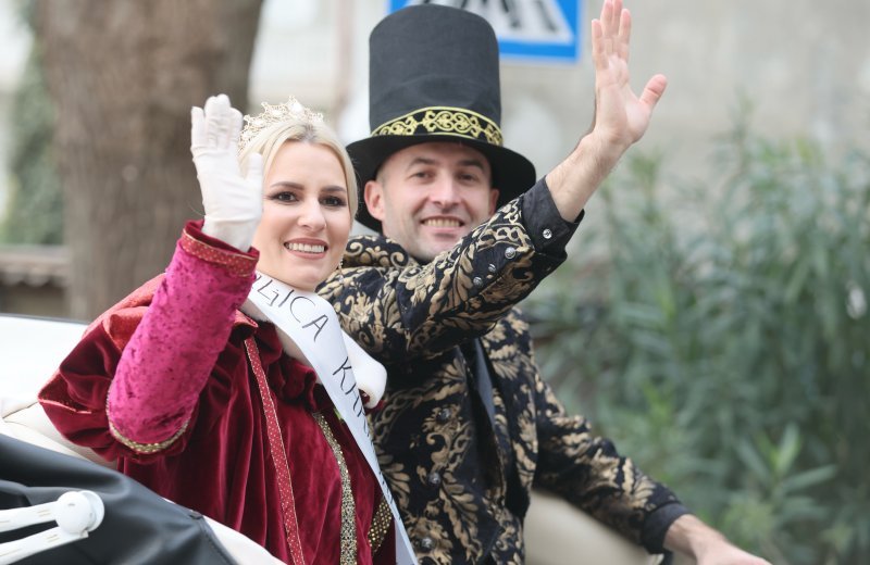 Održan Kambelovski krnjeval i zapaljen krnje 'Yugo'