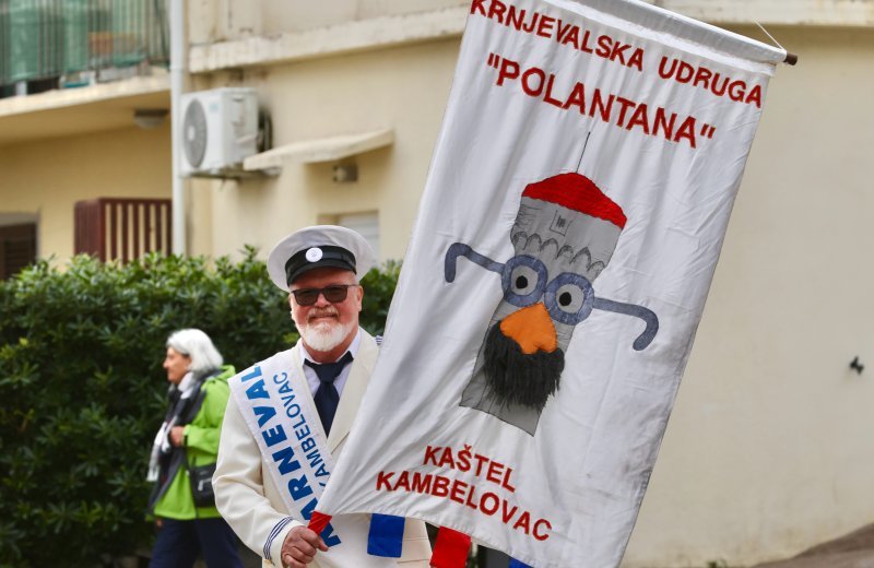 Održan Kambelovski krnjeval i zapaljen krnje 'Yugo'