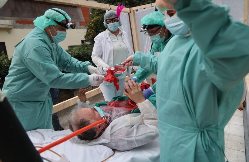 Održan Kambelovski krnjeval i zapaljen krnje 'Yugo'