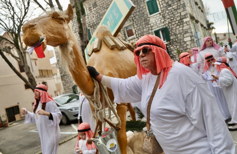 Održan Kambelovski krnjeval i zapaljen krnje 'Yugo'