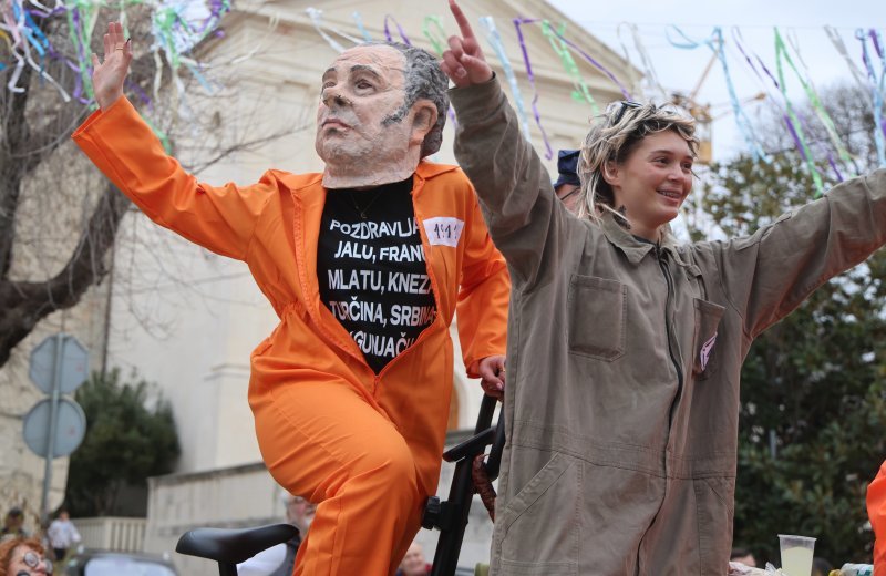 Održan Kambelovski krnjeval i zapaljen krnje 'Yugo'