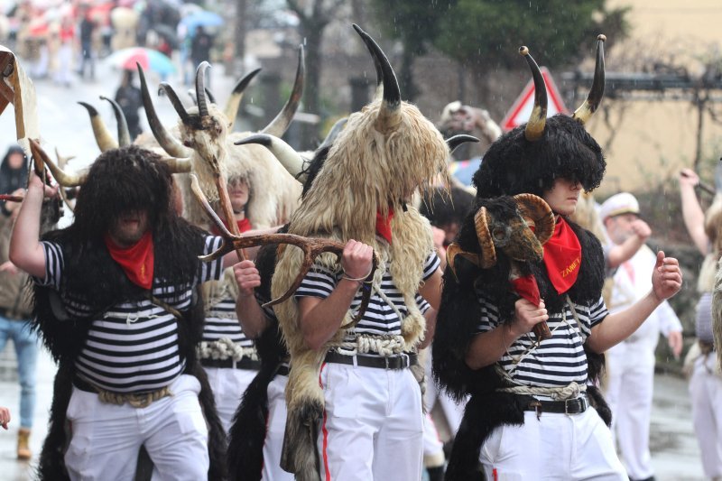 Zvončarska smotra u centru Matulja