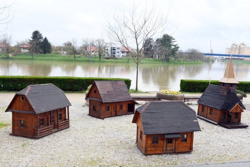 Sisak: Maketa posavskog sela uz Kupu