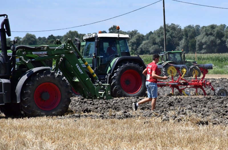 Donja Bebrina: Održano 21. natjecanje orača Brodsko-posavske županije