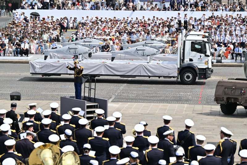 Vojni mimohod u Parizu
