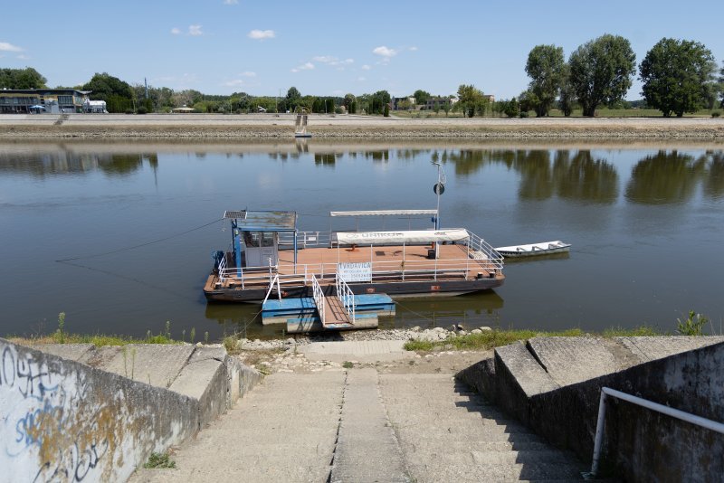 Osijek: Privremeno obustavljena plovidba kompe