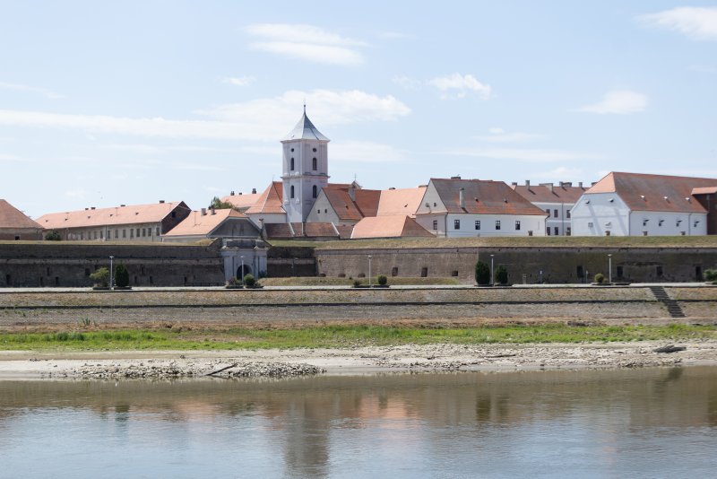 Rekordno niski vodostaj Drave kod Osijeka