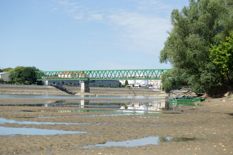 Rekordno niski vodostaj Drave kod Osijeka
