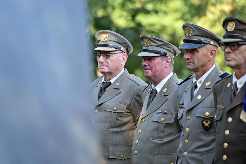 Diljem Hrvatske položeni vijenci i zapaljene svijeće povodom obljetnice Oluje