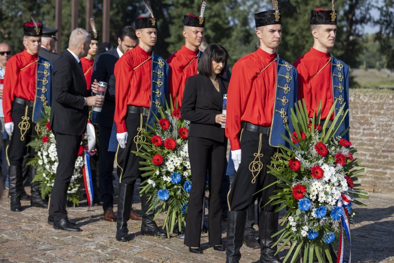 Diljem Hrvatske položeni vijenci i zapaljene svijeće povodom obljetnice Oluje