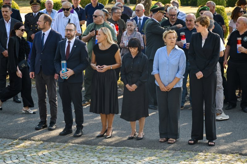 Diljem Hrvatske položeni vijenci i zapaljene svijeće povodom obljetnice Oluje