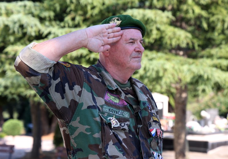 Diljem Hrvatske položeni vijenci i zapaljene svijeće povodom obljetnice Oluje