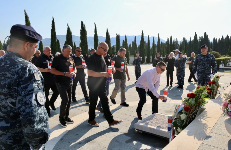 Diljem Hrvatske položeni vijenci i zapaljene svijeće povodom obljetnice Oluje