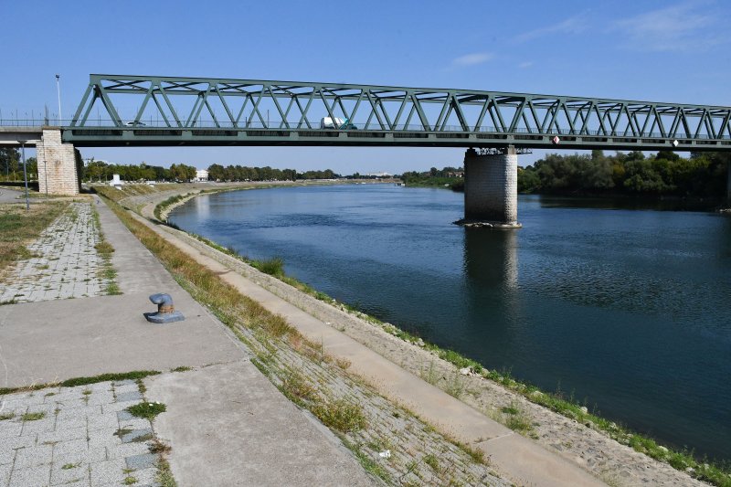 Slavonski Brod: Savu dijeli dvadesetak centimetara od najnižeg zabilježenog vodostaja
