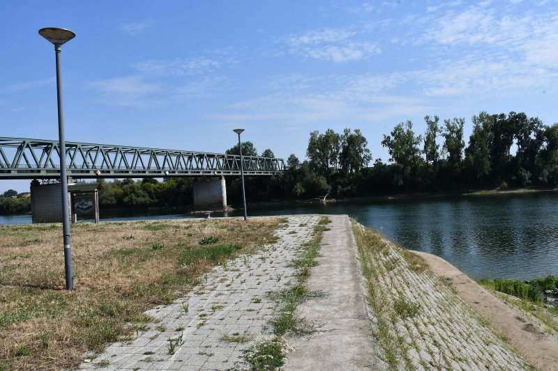 Slavonski Brod: Savu dijeli dvadesetak centimetara od najnižeg zabilježenog vodostaja