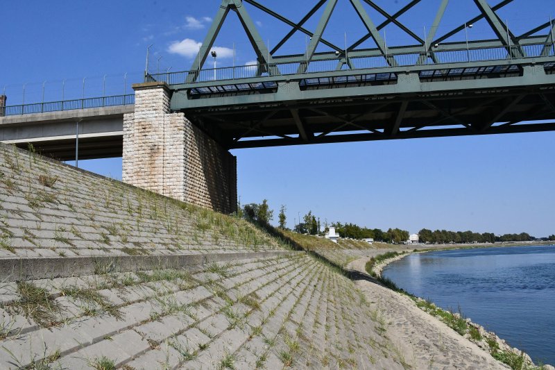 Slavonski Brod: Savu dijeli dvadesetak centimetara od najnižeg zabilježenog vodostaja
