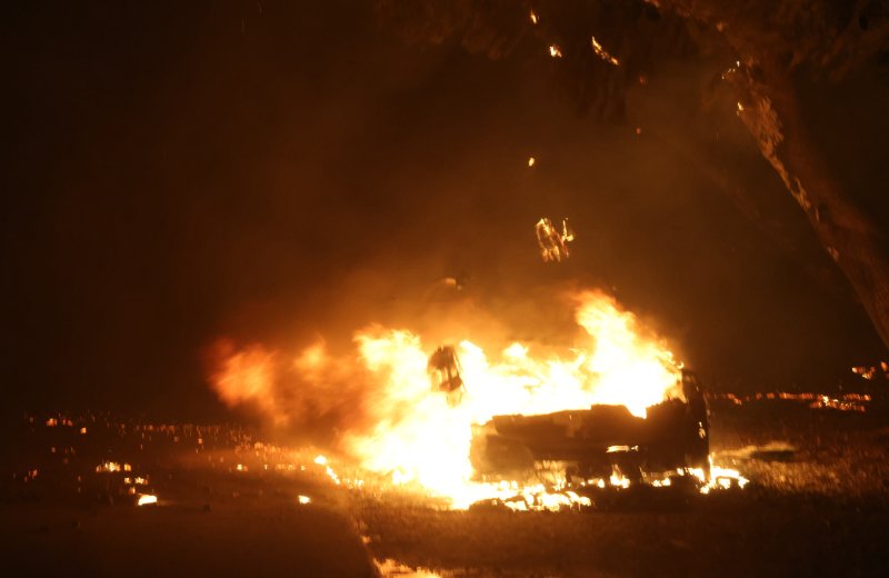 Izgorjeli su auti, brodovi i kuće...