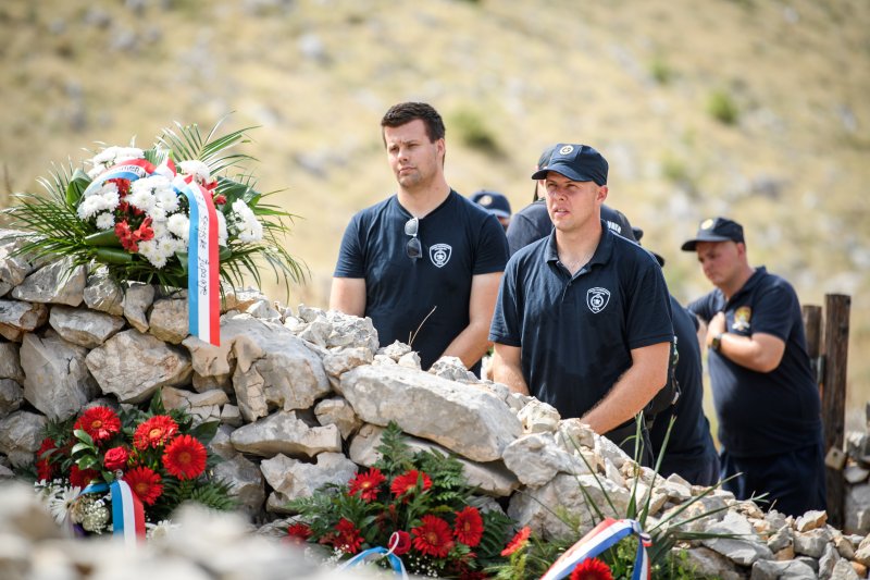 Na Kornatima obilježena 19. godišnjica tragedije u kojoj je poginulo 12 vatrogasaca