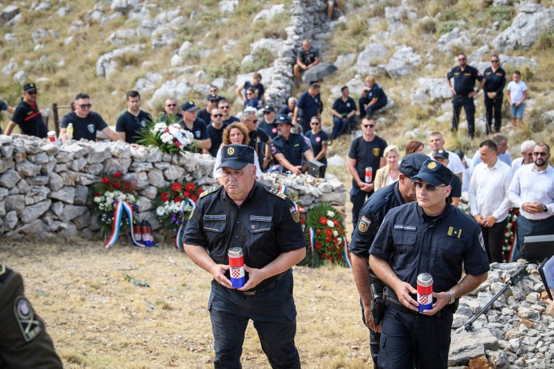 Na Kornatima obilježena 19. godišnjica tragedije u kojoj je poginulo 12 vatrogasaca