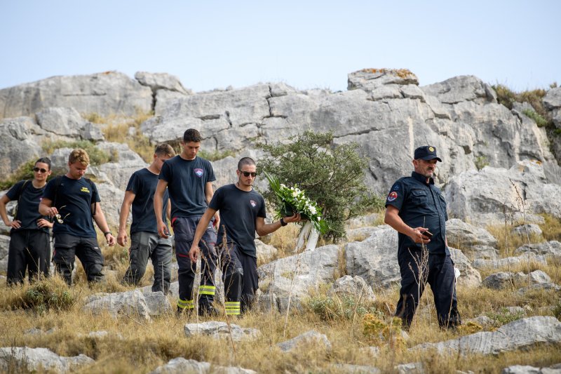 Na Kornatima obilježena 19. godišnjica tragedije u kojoj je poginulo 12 vatrogasaca