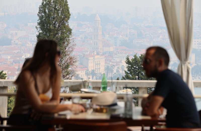 Split prekriven dimom zbog požara kod Tomislavgrada