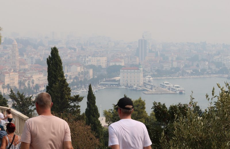 Split prekriven dimom zbog požara kod Tomislavgrada