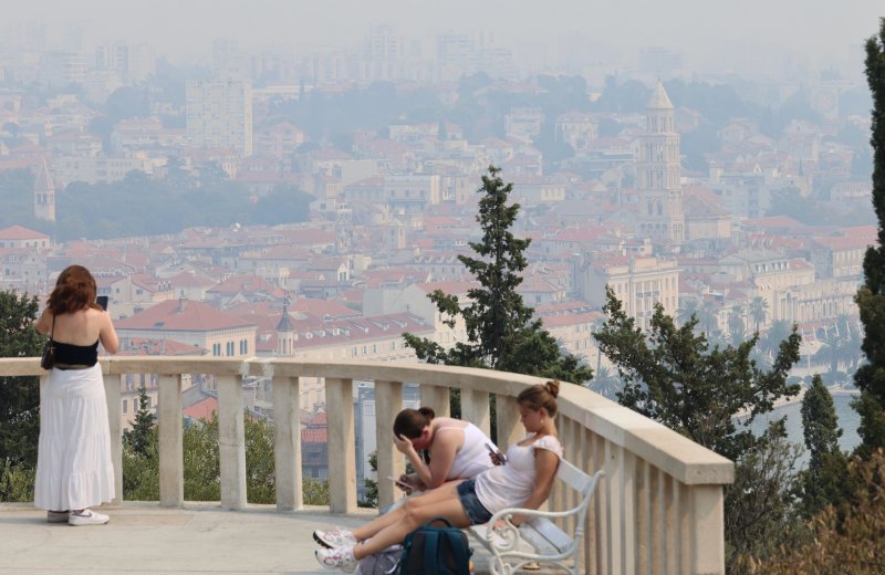 Split prekriven dimom zbog požara kod Tomislavgrada