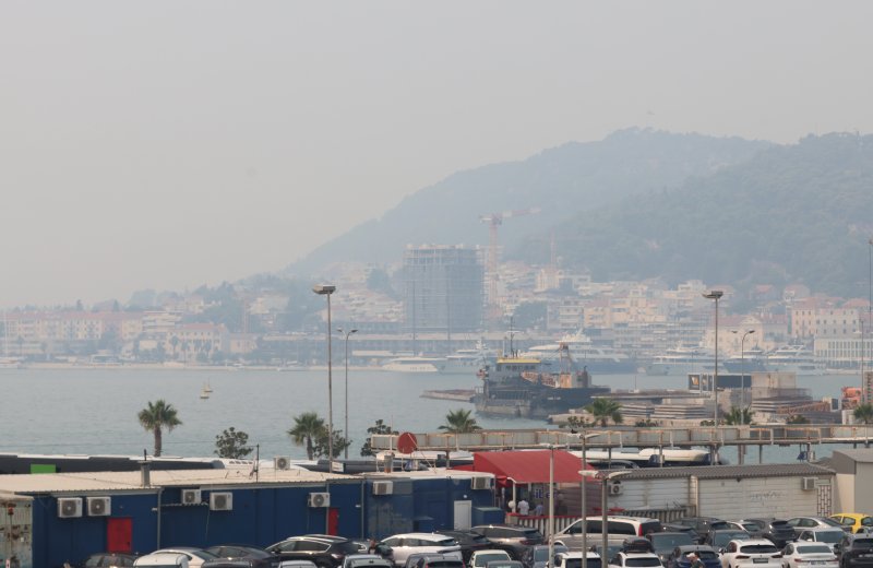 Split prekriven dimom zbog požara kod Tomislavgrada