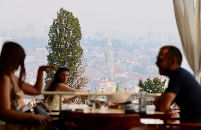 Split prekriven dimom zbog požara kod Tomislavgrada