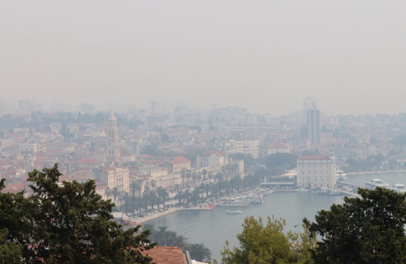 Split prekriven dimom zbog požara kod Tomislavgrada