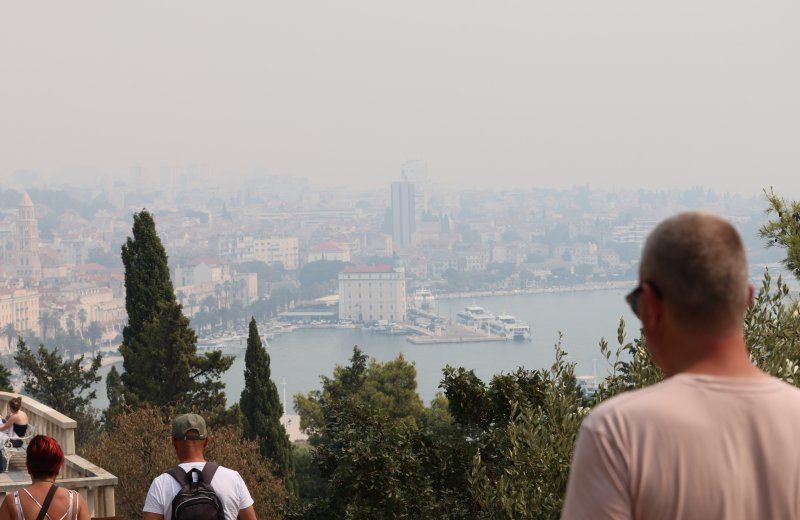 Split prekriven dimom zbog požara kod Tomislavgrada