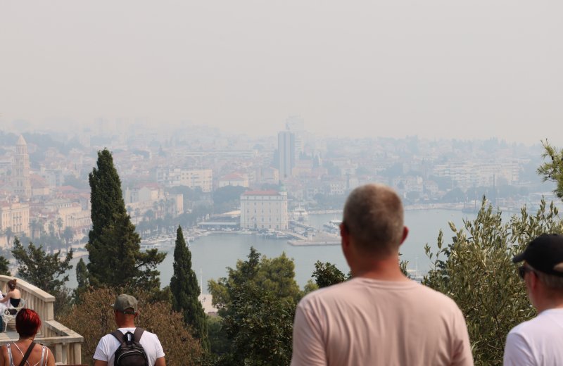 Split prekriven dimom zbog požara kod Tomislavgrada